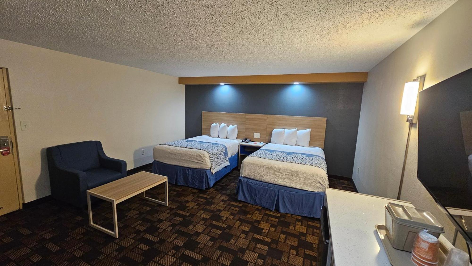 Econo Lodge Woodbridge Iselin Экстерьер фото
