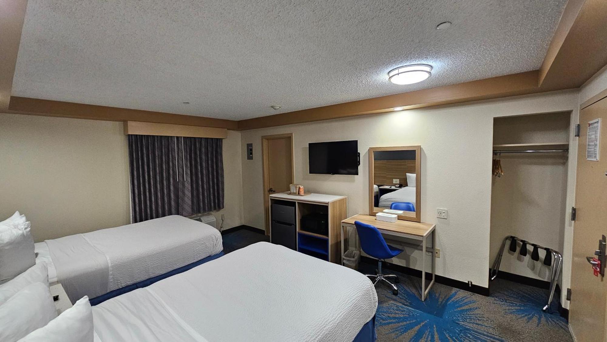 Econo Lodge Woodbridge Iselin Экстерьер фото