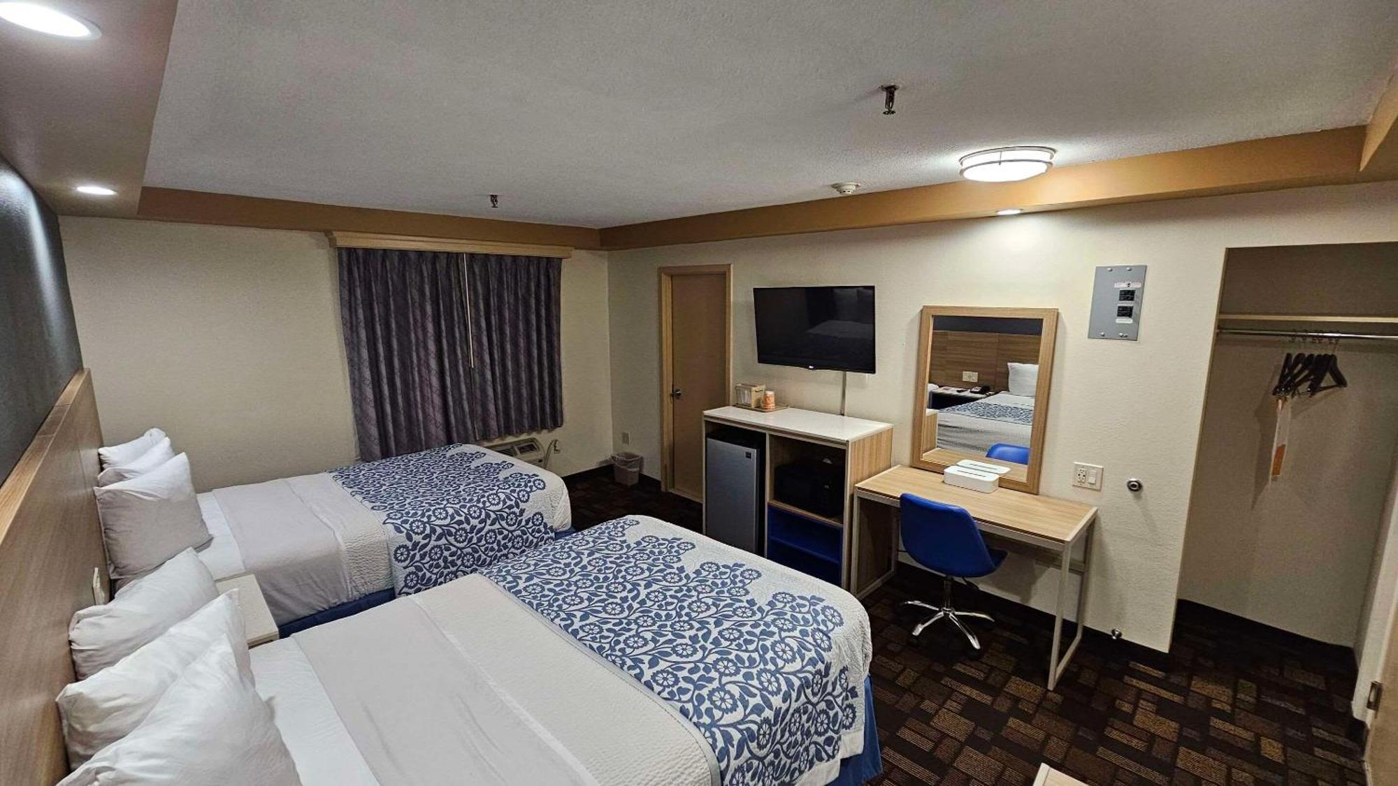 Econo Lodge Woodbridge Iselin Экстерьер фото