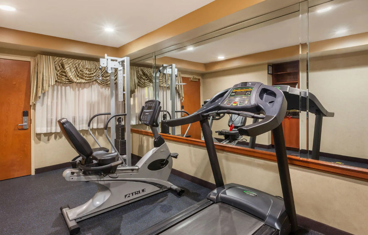 Econo Lodge Woodbridge Iselin Экстерьер фото